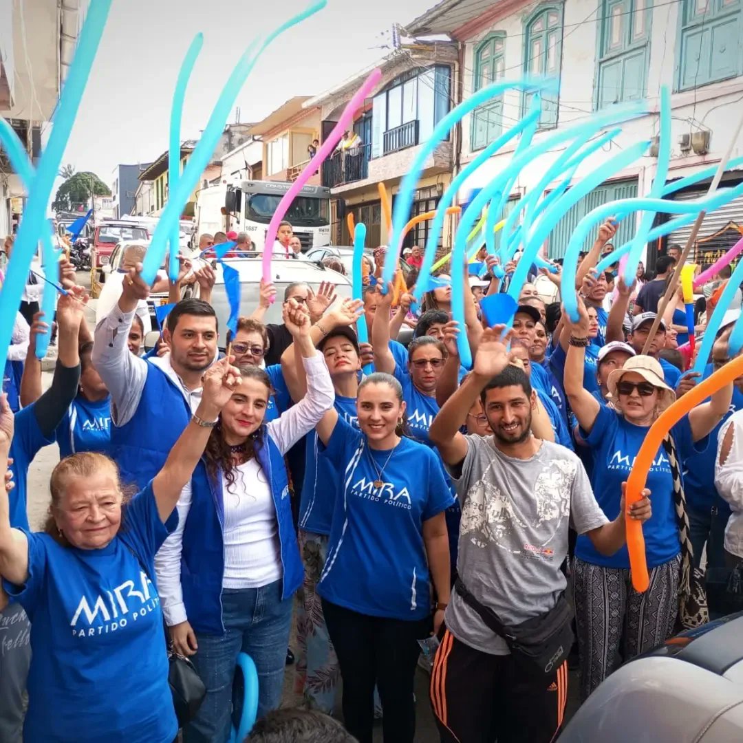 ClaudiaZapataLo's tweet photo. Inscripción de nuestra única Candidata Ana Milena Castrillon al Concejo por el @PartidoMIRA  y 
Acompañamiento a Hugo Fernando Moncada Candidato a la Alcaldía  Risaralda Caldas https://t.co/byx3wBWfXC