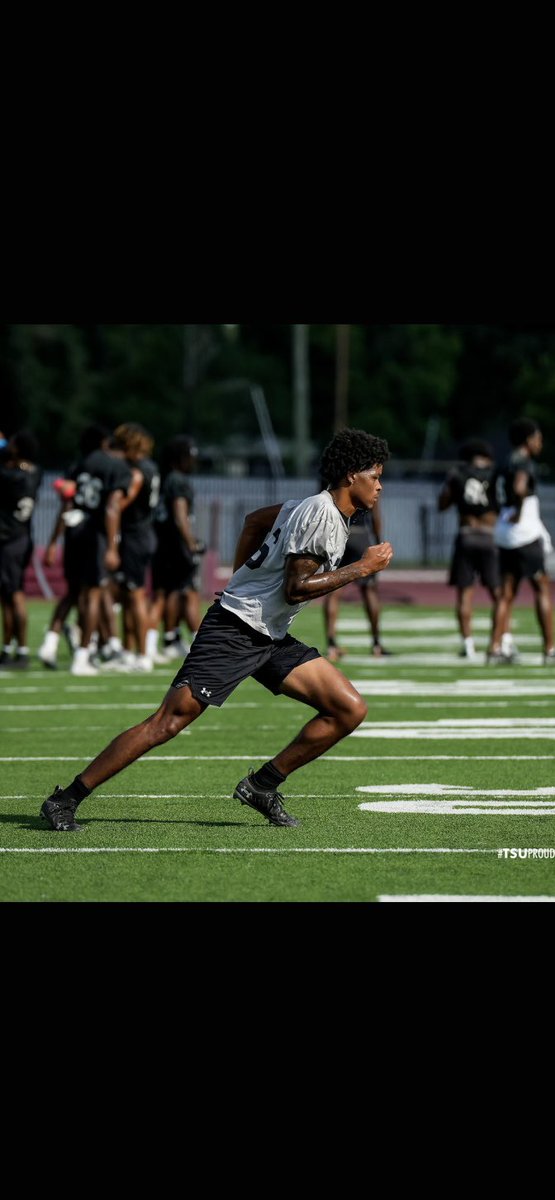 TurnerJakaleb's tweet photo. Ohhh how i missed you💆🏾‍♂️….Next: fall camp😁#AGTG https://t.co/OpREkUrljE