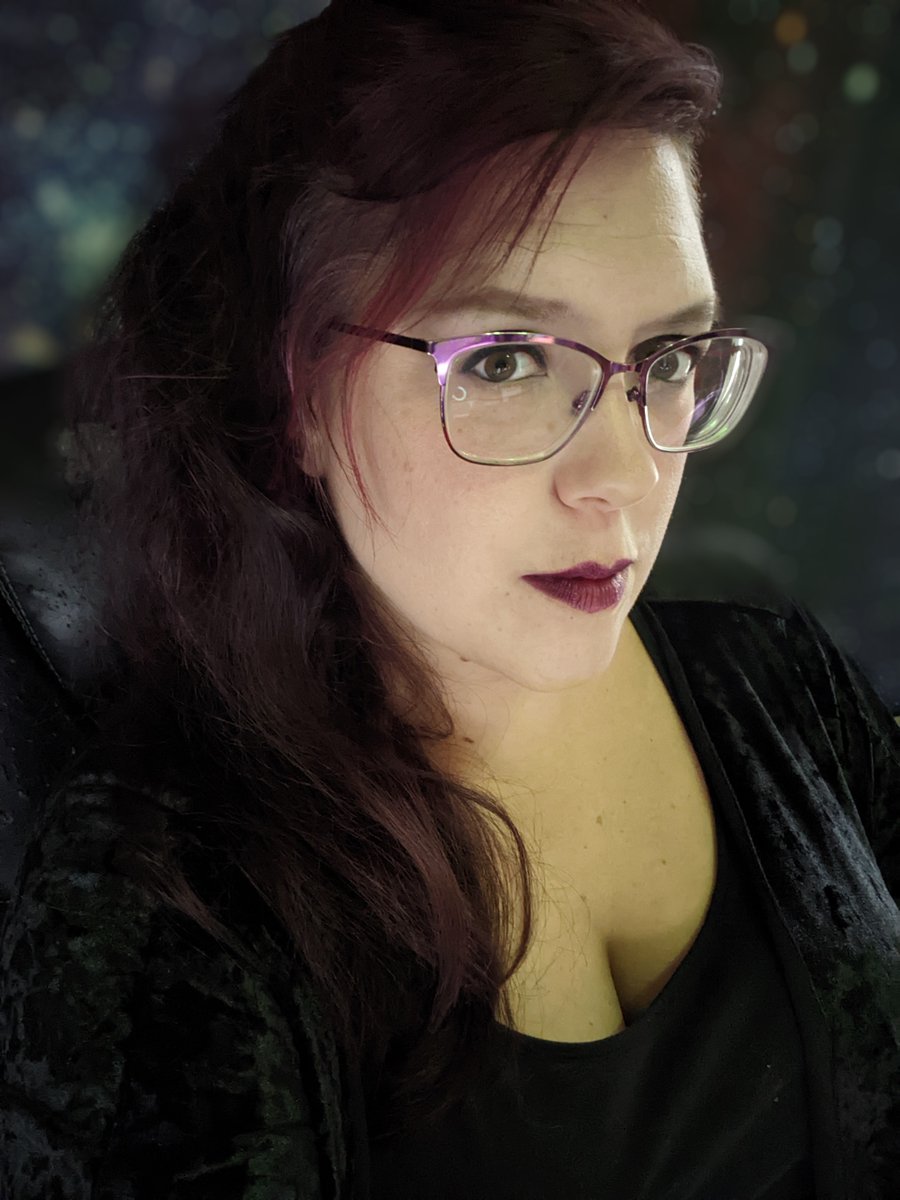 MzHartz's tweet photo. 🔴 LIVE NOW Oxford's Ashes on TableofHorrors!  Join our #vamily with our #VampiretheMasquerade Chronicle over at https://t.co/9lEEHd1bgu
! https://t.co/DcNAxMdl8x