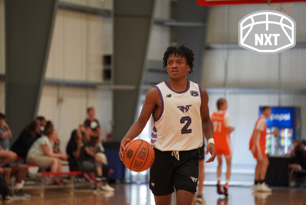 PRO16League's tweet photo. Now RNJ Elite leads KC Spurs 33-31 with still plenty of time to play in the second half. 

Backcourt of 2025 Abram Hicks and Kairel Robertson has been a big reason why. Controlling pace offensively for team + creating advantages.

@TeamRNJElite | @NXTPROTX https://t.co/267NwItLPD
