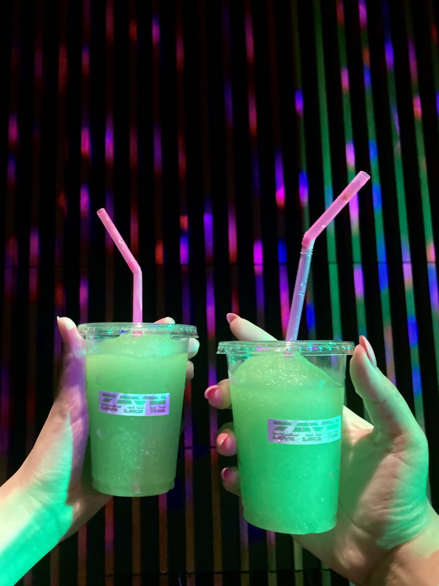 INZAYNCL's tweet photo. Más de lo que fue el Pop-Up de Love Like This en Toronto 🩷💚 https://t.co/6mcbEJDuEZ