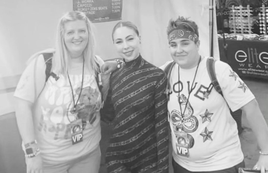 Marquel003's tweet photo. We've been lucky enough to have met CAPOZZI twice in about a month's time. 🖤
She's such a bad ass 🖤
#capozzi #housemusic #edm
@JordanCapozzi_ https://t.co/dBKLMwfeux