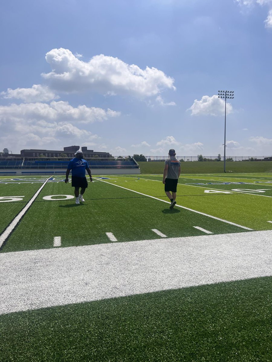 tobin_kash33's tweet photo. Had a great visit at f&amp;M today. Thanks @Coach_Chy  for showing me around today. Beautiful campus.
#trivalleyfootball https://t.co/ksVtp4chM9