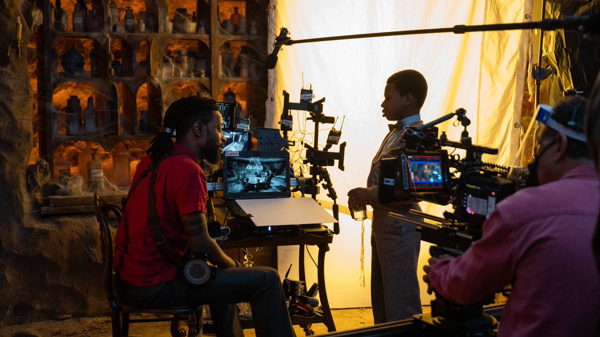 _Mrlo's tweet photo. I remember saying how crazy it would be to shoot bts on film and tv 3 years ago and here I am with some bts for the haunted mansion ✌🏾 https://t.co/6SLMuNZpbj