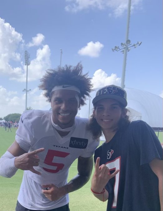 Stroud4MVP's tweet photo. New Pinned since i’ve met some more of my favorite Texans 😊 https://t.co/Cj0sFAoccN