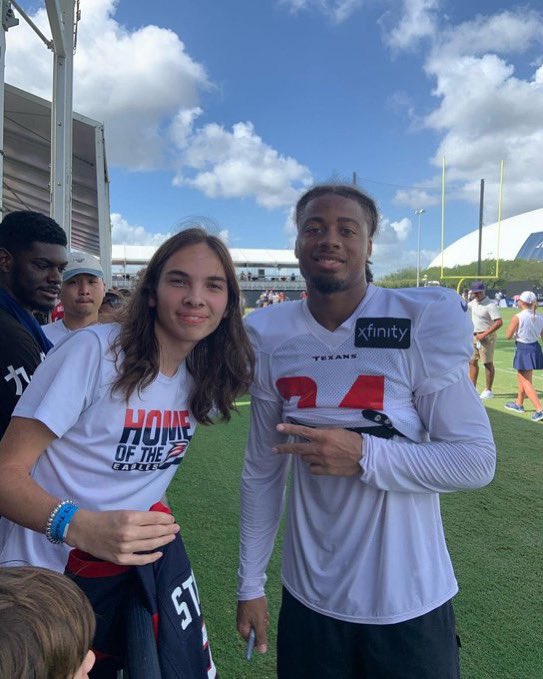 Stroud4MVP's tweet photo. New Pinned since i’ve met some more of my favorite Texans 😊 https://t.co/Cj0sFAoccN
