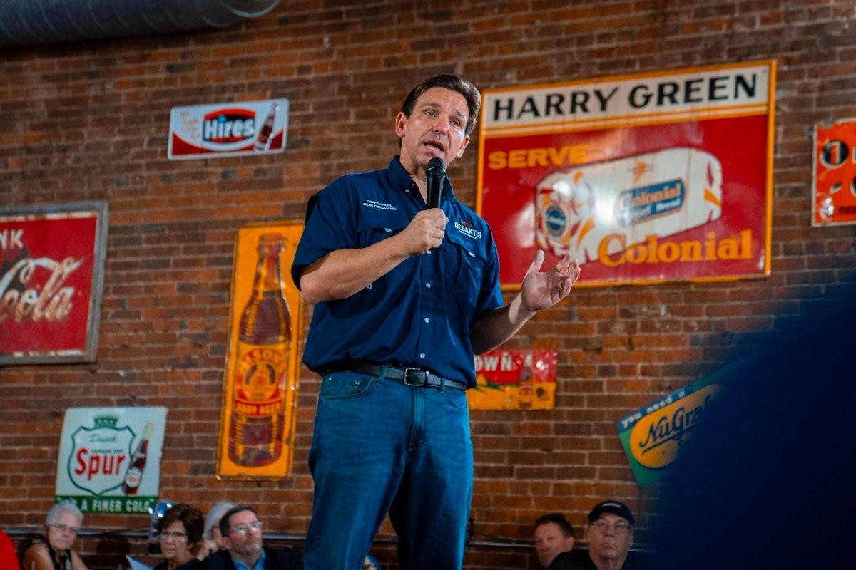 Ron DeSantis tweet media