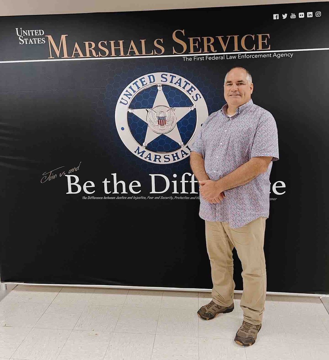 USMSMemphis's tweet photo. Today marks the end of a 27 year career with the United States Marshals Service. Best wishes to Retired Chief Deputy David Funk in the next chapter of your life. You have served West Tennessee well. https://t.co/ctohYLLQUJ