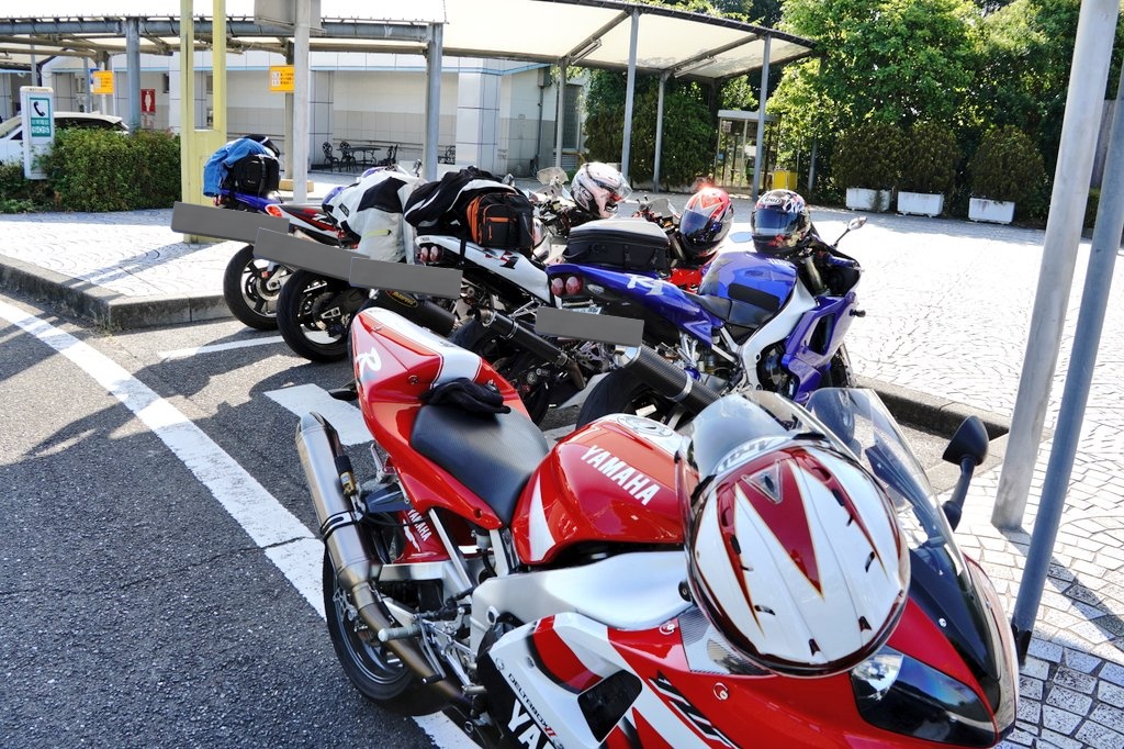 Ran_ju's tweet photo. まだ増える。
#YZF旧車祭り
#令和の空気をキャブで吸う
#YZFR1 #YZFR6 #YZFR7
#4XV #5EB #OW02 https://t.co/8VIJdCbX5E