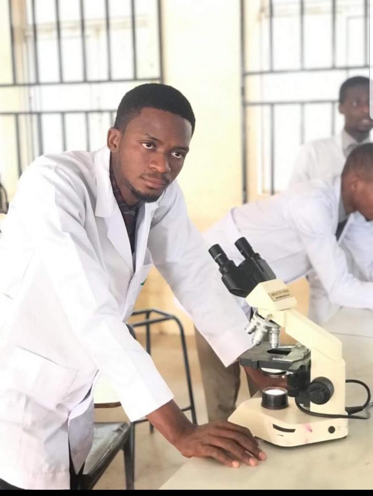 phaiysael's tweet photo. Alhamdulillah!! 
Fresh from A.B.U College of Health Sciences as Dr. Faisal Bello Idina (M.B.B.S ABU Zaria) https://t.co/fUCGAUN8be