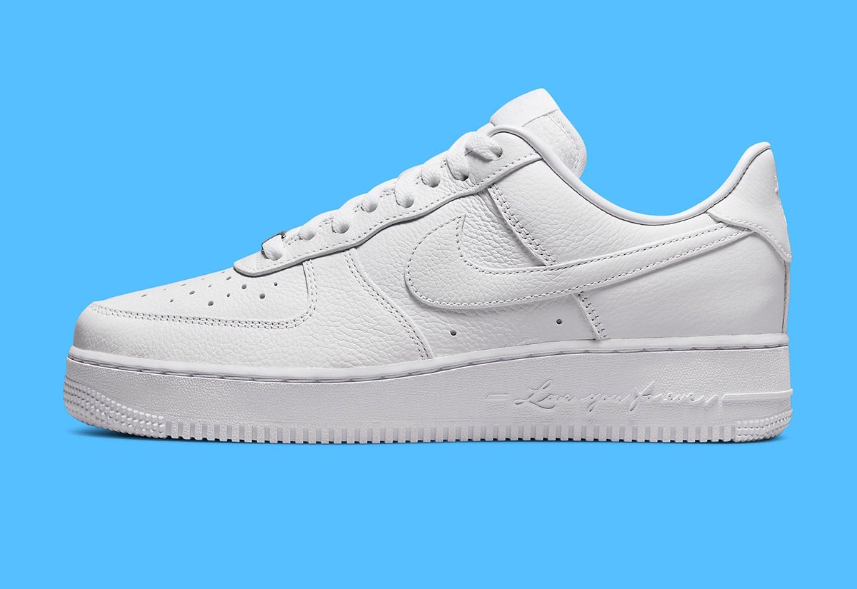 SNKR_TWITR tweet media