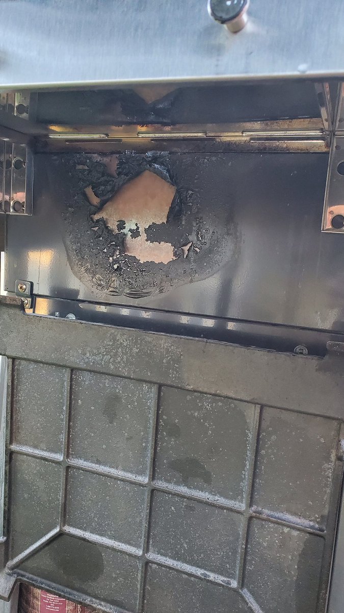 bvcarrano's tweet photo. @Cuisinart grill really did a number on these steaks. 2nd time this has happened... grease dripped down on the burner, stayed there, and just spread. Turned gas off as soon as I saw flames inside... it was too late though. https://t.co/kvKz9Rvris