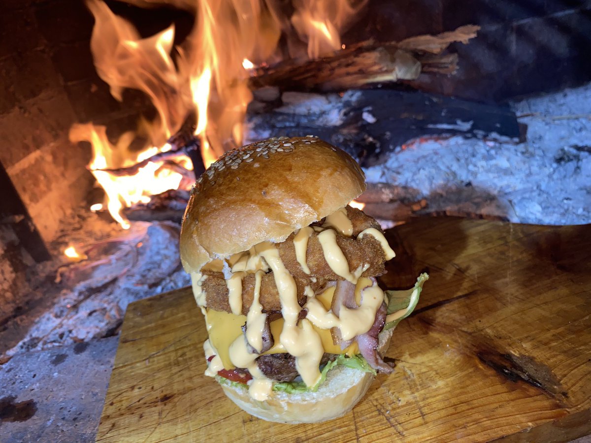 foodxno's tweet photo. Viernesssss de FOODXNO 

Activos hasta las 11 pm 🍔🤤 https://t.co/8gk5hfajtO