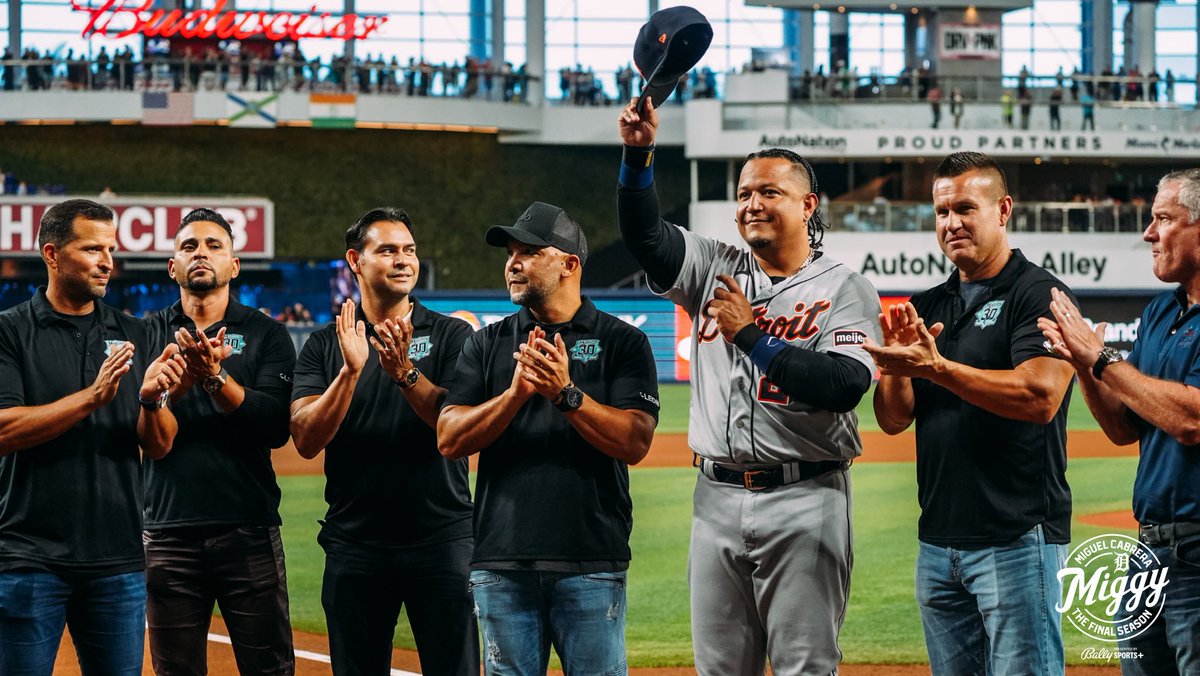 All love for our legend. #GraciasMiggy