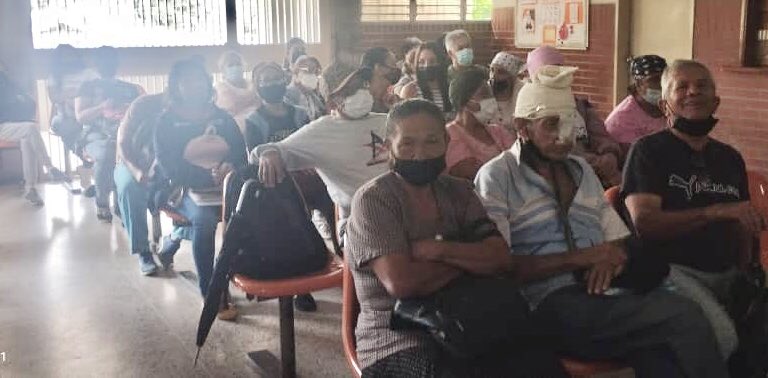 Celebramos el Día Mundial de la Prevención del Cancer de Cabeza y Cuello con una actividad dirigida por nuestra Trabajadora Social, donde explica la importancia de conocer los factores de riesgos y disminuir incidencia de esta patología. <a href="/Somosivss/">Instituto Venezolano de los Seguros Sociales</a> <a href="/MagaGutierrezV/">Magaly Gutiérrez Viña</a> <a href="/NicolasMaduro/">Nicolás Maduro</a>