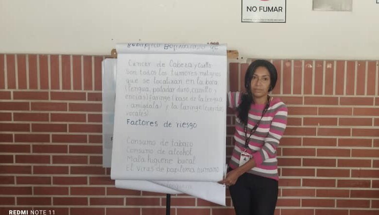 SohIvssoficial's tweet photo. Celebramos el Día Mundial de la Prevención del Cancer de Cabeza y Cuello con una actividad dirigida por nuestra Trabajadora Social, donde explica la importancia de conocer los factores de riesgos y disminuir incidencia de esta patología. @Somosivss @MagaGutierrezV @NicolasMaduro https://t.co/2eD5NUBjAx