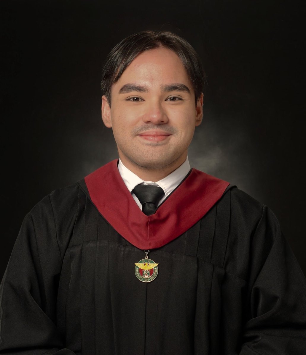 Aloewishus14's tweet photo. Immensely proud of my brother who is graduating Magna Cum Laude today. Congratulations @bresnaur!!! 🎓 https://t.co/l1J00Z2EU0