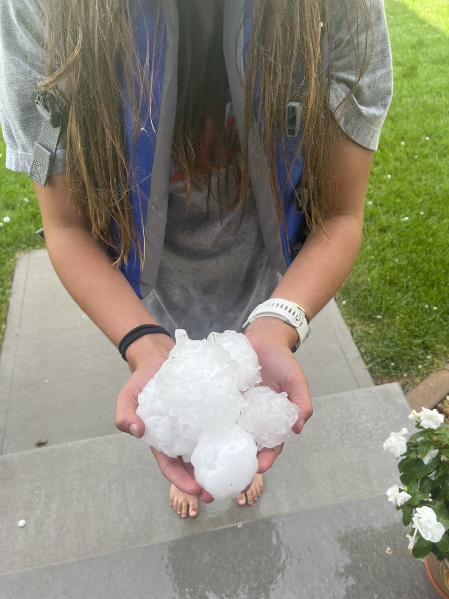 carriedahl_dahl's tweet photo. Hard Hat Alert! @DahlMaris @WOWTweather https://t.co/k6dlk1VbVl