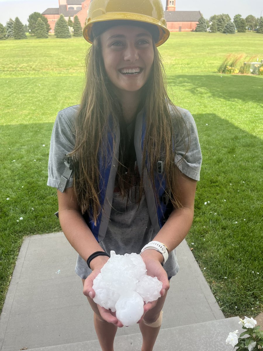 carriedahl_dahl's tweet photo. Hard Hat Alert! @DahlMaris @WOWTweather https://t.co/k6dlk1VbVl