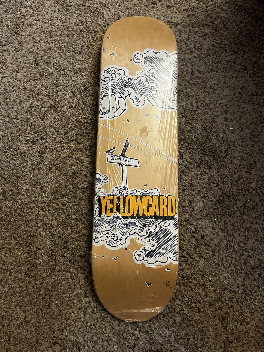 IfYouSeeKay_22's tweet photo. @Yellowcard i’ll be at the PHX show tomorrow, on-stage viewing, PIT tickets, meet n greet, THE WHOLE SHEBANG!!! 😱😭 What are the odds I can take my Yellowcard skate deck circa ‘03 Warped Tour in, and 🤞🏼get it signed🤞🏼 
🤞🏼😬🤞🏼 PRETTY PLEASE 🤞🏼😬🤞🏼 https://t.co/OJD0JSN6Xk