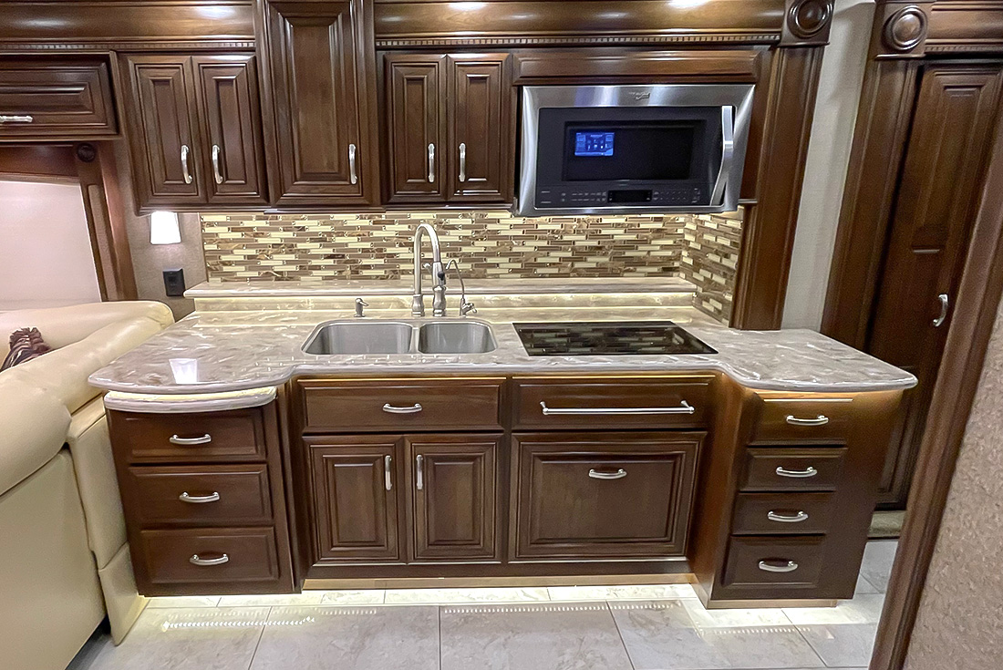 SylvanLakeRV's tweet image. It's time to enjoy the comforts of home in this 4-slide 2018 Entegra Coach Anthem 44B and not compromise on the quality of living to be mobile!

sylvanlakerv.com/listings/2018-…

#PreOwnedRV #rvforsale #reddeer #alberta #ClassAMotorhome