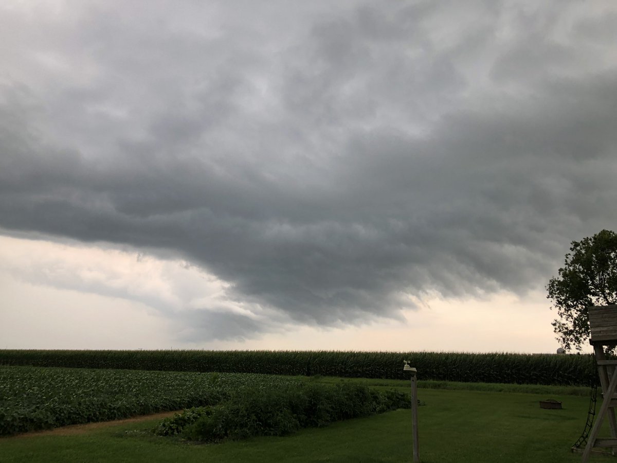 eisforelliott's tweet photo. #onstorm Antrim ON view looking NE https://t.co/OWRqXvlb0h