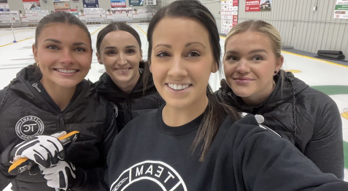 The band is back together! 💃