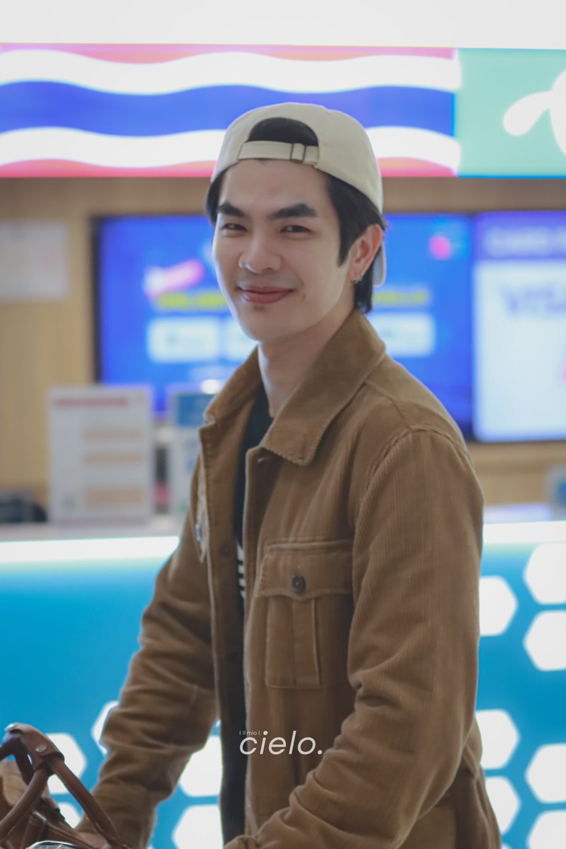 Welcome back คับปะป๊าาาาา 

꒰ <a href="/milephakphum/">mile phakphum</a> ꒱
#MilePhakphum┊#GreenyRose

📸 • #aponcielopic ◡̈