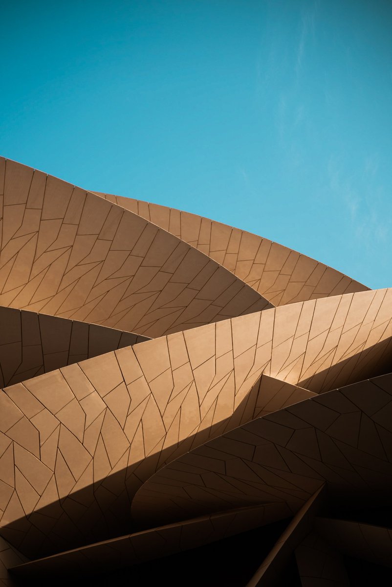 migueloz's tweet photo. Lines in Qatar. https://t.co/dh2wjJgOh0