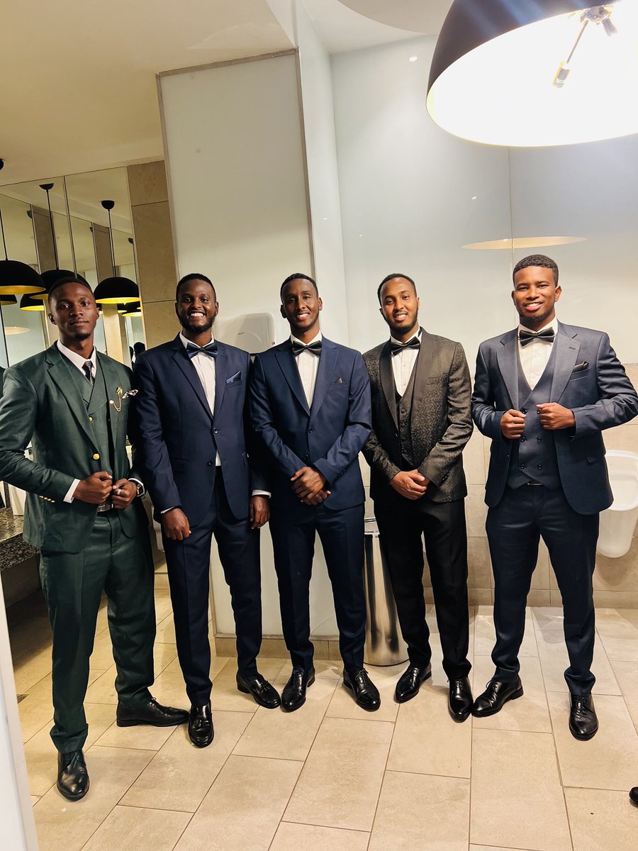 A great night with fellow doctors <a href="/salaxmahdi/">Salah A. Ahmed</a> <a href="/marcosbillow/">Mohamed A Billow</a> <a href="/abdiimahmoud/">Abdii M. | MD🇳🇱</a> <a href="/musirno1172/">DR.MAK</a> we clean up nice 🤌🏽🤌🏽