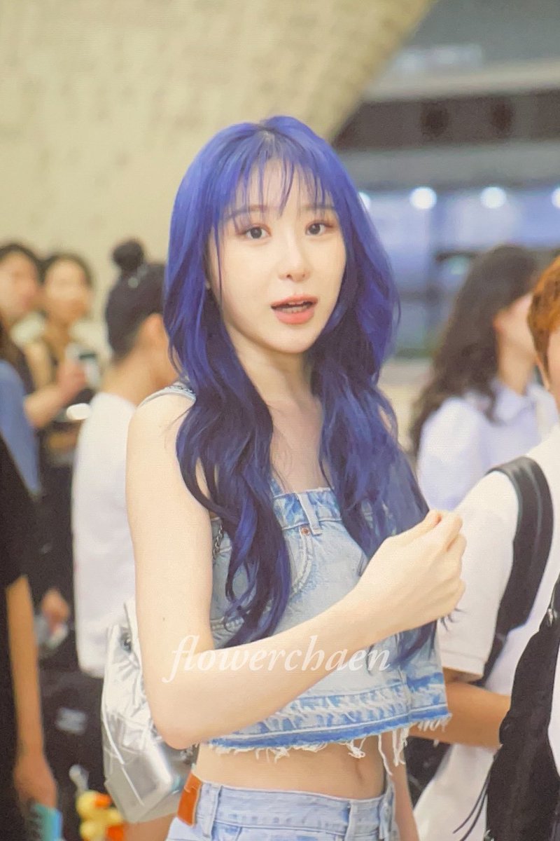 flowerchaen's tweet photo. 230729 출국 프리뷰 이채연

김포공항에 ✨국민여신님 등장✨

#이채연 #leechaeyeon #knock
#이채연_이제깨어knock https://t.co/0vRn9E6T2M