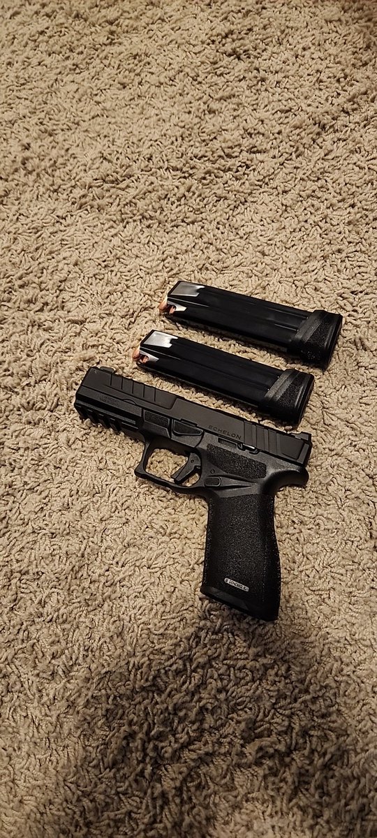 dawfnerr's tweet photo. Picked up a new pew pew 🫣🫣

@Springfield_Inc echelon 9mm

#springfieldarmory #echelon #pewpew https://t.co/0ot01ROO8v