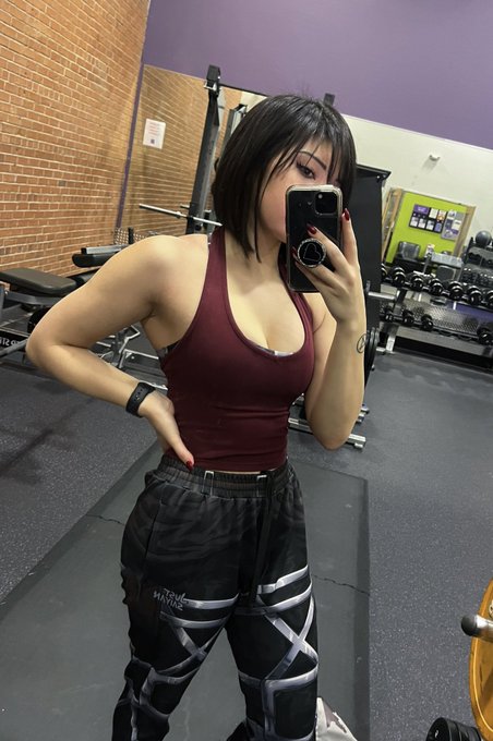 Oh shiet it&rsquo;s Friday happy flex Friday 🤓 https://t.co/qj3dbXsmeK