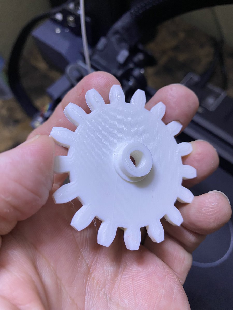 🔓Achievement unlocked!

Designing with @adskFusion360 and #3Dprinting your own gears. 

Great feeling!