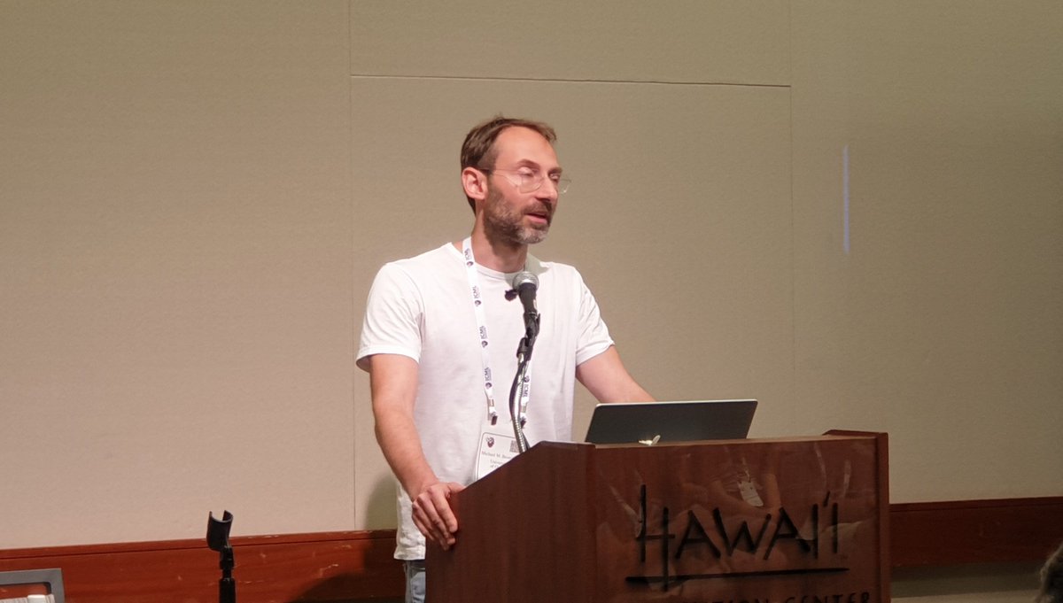 xbresson's tweet image. Terrific talk by @mmbronstein &quot;Graph Rewiring in GNNs&quot; #ICML2023