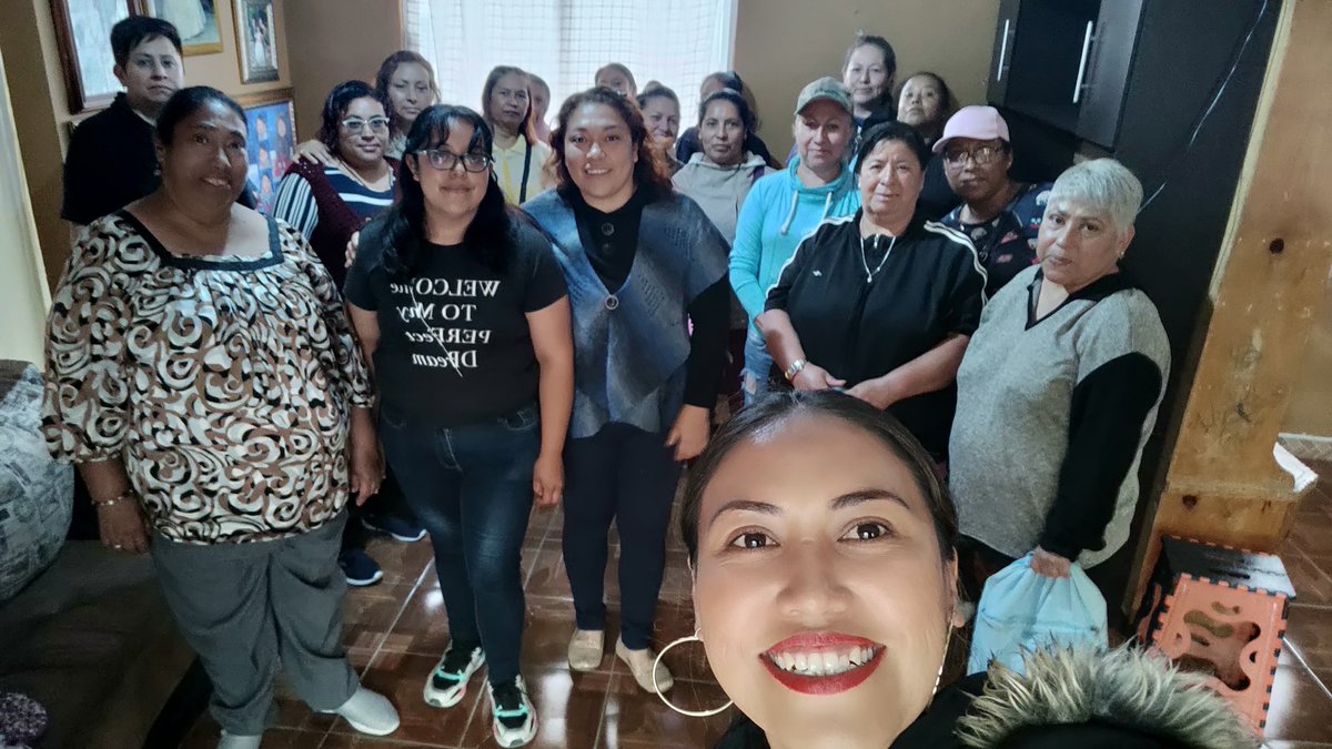 MarielLoOpez16's tweet photo. Hoy saludamos con mucho gusto a todas las amigas de #SanPabloAtlazalpan #Huitzilzingo #TresMarias equipo de @alfredodelmazo en el Municipio de #Chalco #Distrito1 https://t.co/H0uTGcVAUQ