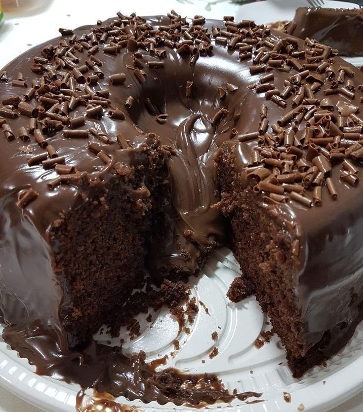 food_porn17's tweet photo. Bolo de chocolate https://t.co/aBqxuMhsRQ