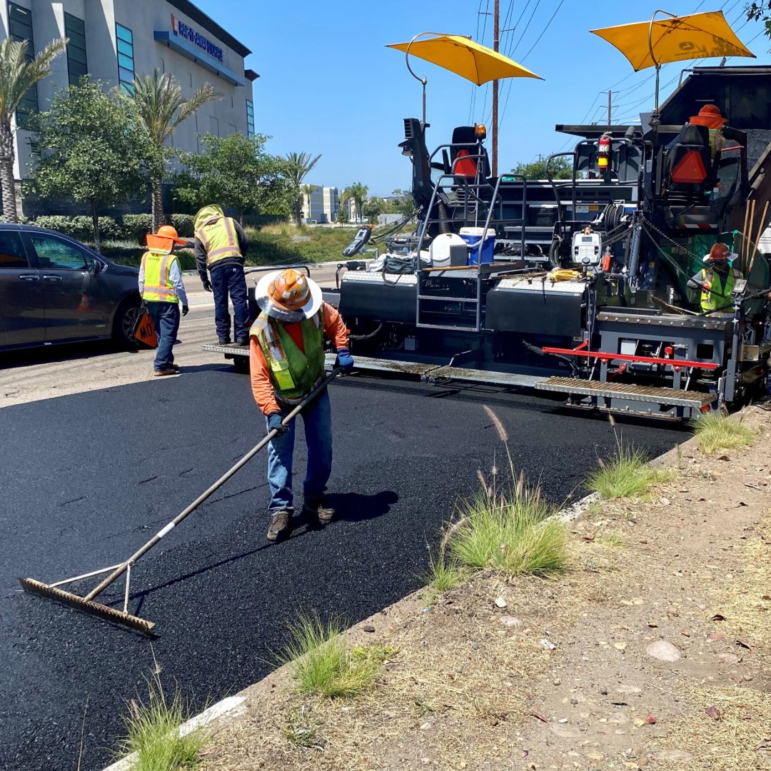 CityofSanDiego's tweet photo. Today (and every day!) crews are out repairing roads across San Diego, including this asphalt overlay resurfacing work on Camino Ruiz in Mira Mesa. #FridayRoadFix https://t.co/W2d751Z0CY