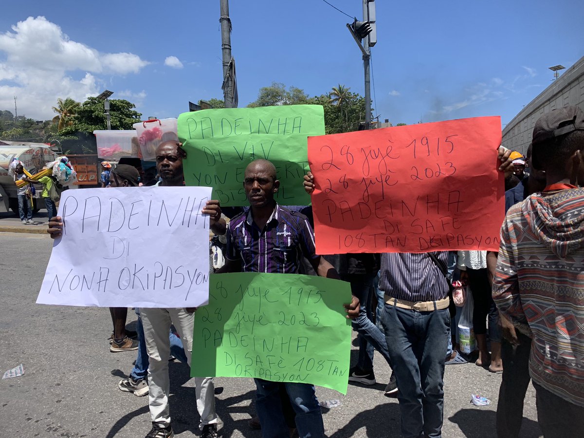 HatiInfos1's tweet photo. Nan okazyon komemorasyon 108 lane okipasyon amerikèn lan, Pati Politik PADEINHA pile beton an pou di peyi dayiti pap retounen anba okipasyon ankò epi egzije demisyon Ariel Henry sou pouvwa a. https://t.co/MRZl5QC2Ue