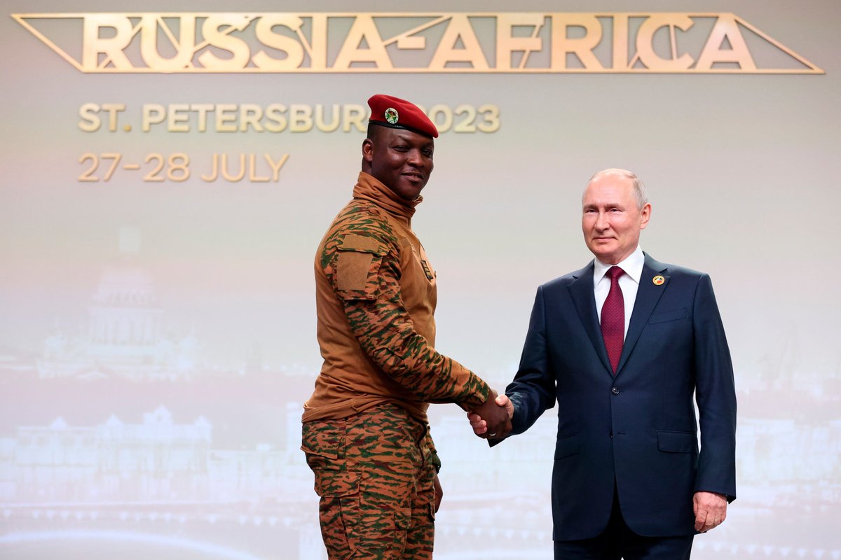 apocalypseos's tweet photo. 🇧🇫 “A slave that does not rebel does not deserve pity. The African Union (AU) must stop condemning Africans who decide to fight against their own puppet regimes of the West.” — Ibrahim Traore, President of Burkina Faso and the world’s youngest leader. https://t.co/seqSkeokDY
