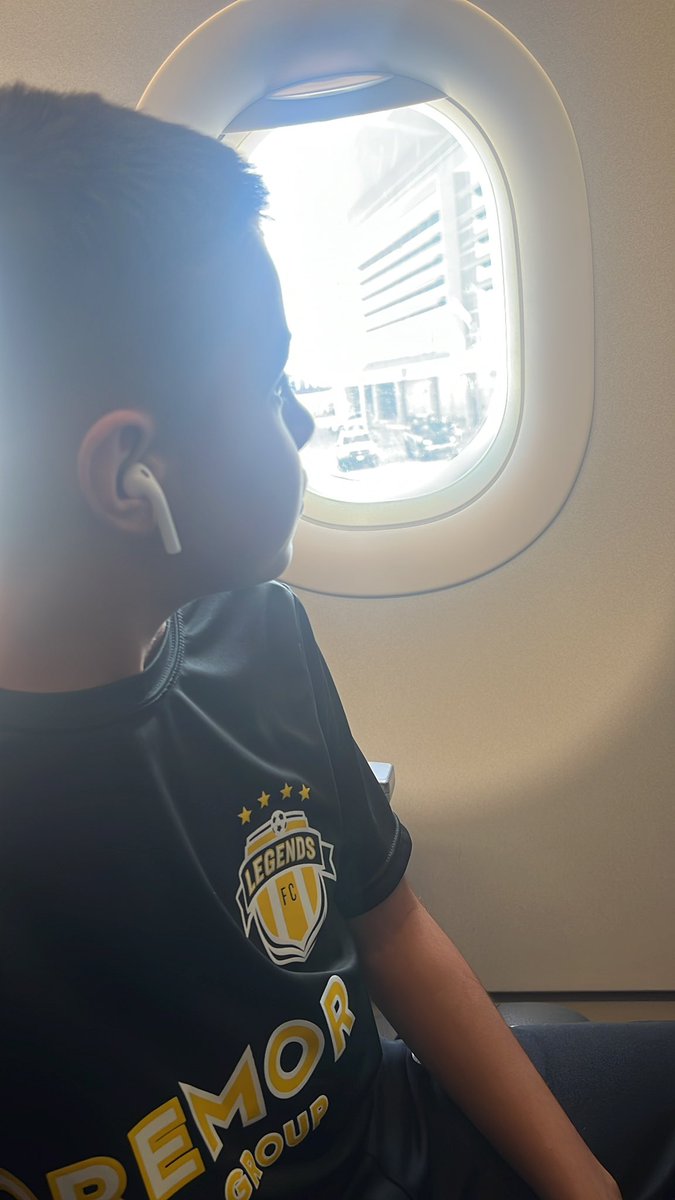 CheoTheTrucker's tweet photo. Guadalajara bound! @LegendsFCSoccer #Legends #SoccerTournament #CopaChivas https://t.co/7bgL7rCYnW