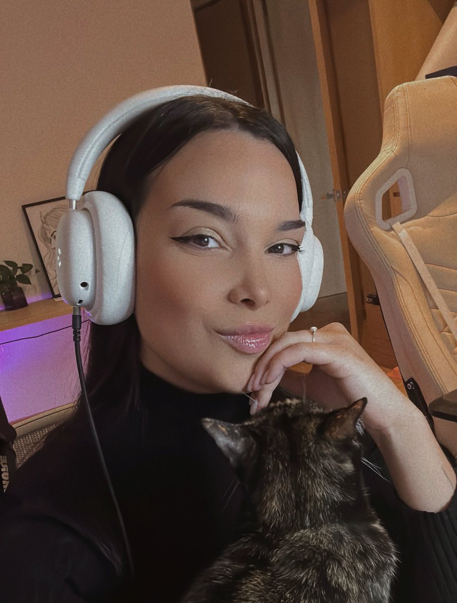kalipsogamingla's tweet photo. #SoulCast PODCAST ON! ft. @jupeson 
Hablamos de mi paso en internacional, mis compos favoritas, como veo a los players de Latam y jugamos unos games junto a ustedes en vivo! https://t.co/xrgIF1xWLw 🫶🏻❤️ https://t.co/J5macONJrd