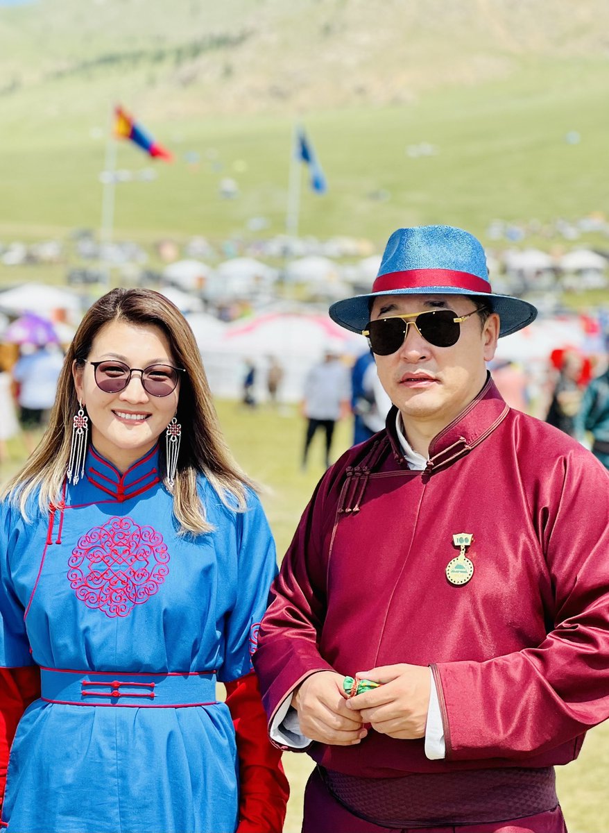 Хуультай дүрэмтэй газар бол жан идэх ёстой гар найрын ууц таллаад явж байдаг. Эрх зүйтэй төрийн тухай мөрөөдөөд ч хэрэг алга даа.