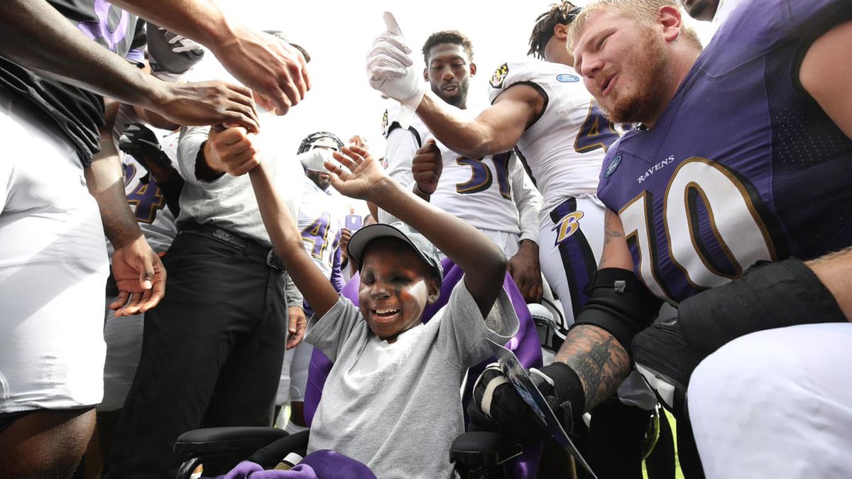 Dhilt6's tweet image. One of my favorite pics…such an inspirational kid…local news interviews, he had such an upbeat tone.  Amazing kid! #mogaba