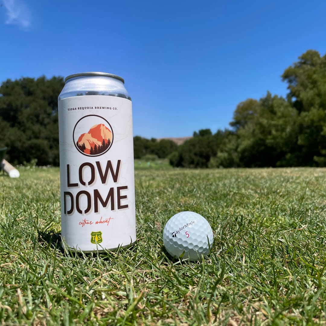 Cheers to getting outside and enjoying an active lifestyle paired with an ice-cold Low Dome that's always on par🏌️⛳🍻 #getoutside #lowcarb #lowcalorie