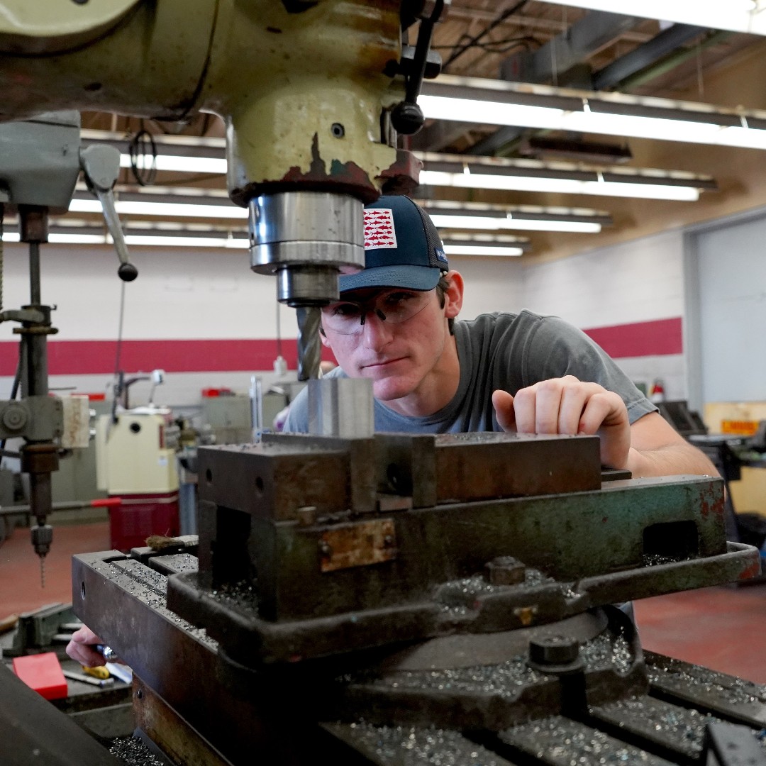 OCtechEdu's tweet image. Take programs that lead to great careers at OCtech! Fall classes start August 14. #machinetooltechnology #toolanddie #cnc #mtt #dreamplando #wellchangeyourlife #affordableaccessiblerelevant #sevenweeks #onesemester #eveningclasses octech.edu