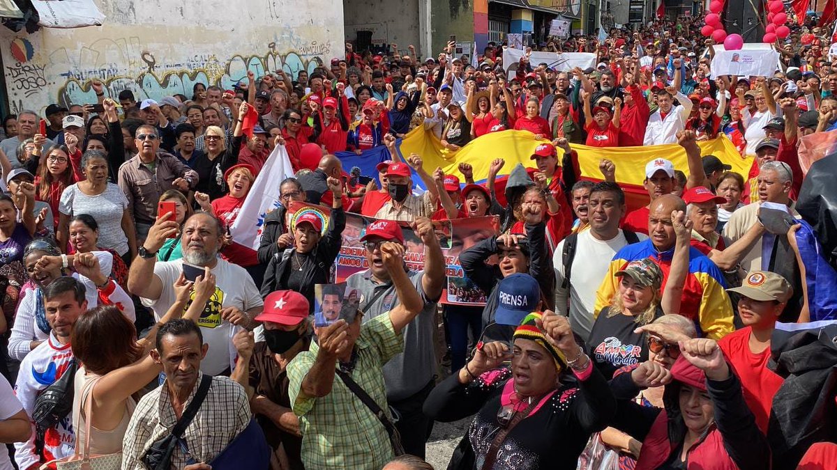 PartidoPSUV's tweet photo. El chavismo en Mérida salió a celebrar el cumpleaños 69° del Comandante Hugo Chávez
https://t.co/XRSmgUZJfP

#AmigoComandante https://t.co/fL3y6qCWeu
