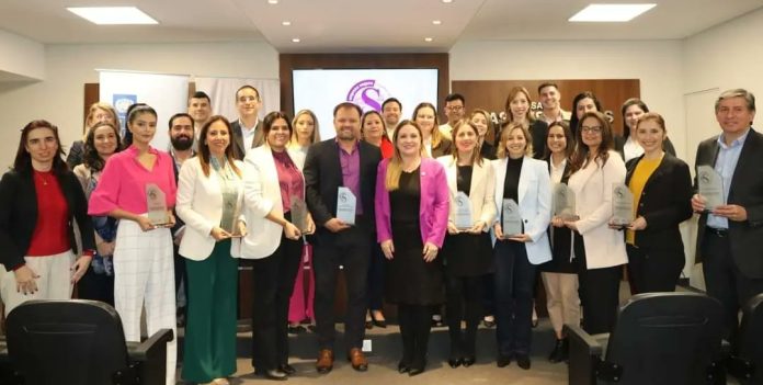 El <a href="/minmujerpy/">Ministerio de la Mujer</a> reconoció a nueve empresas comprometidas en la prevención de violencia 🔗tinyurl.com/wu8jknjs
