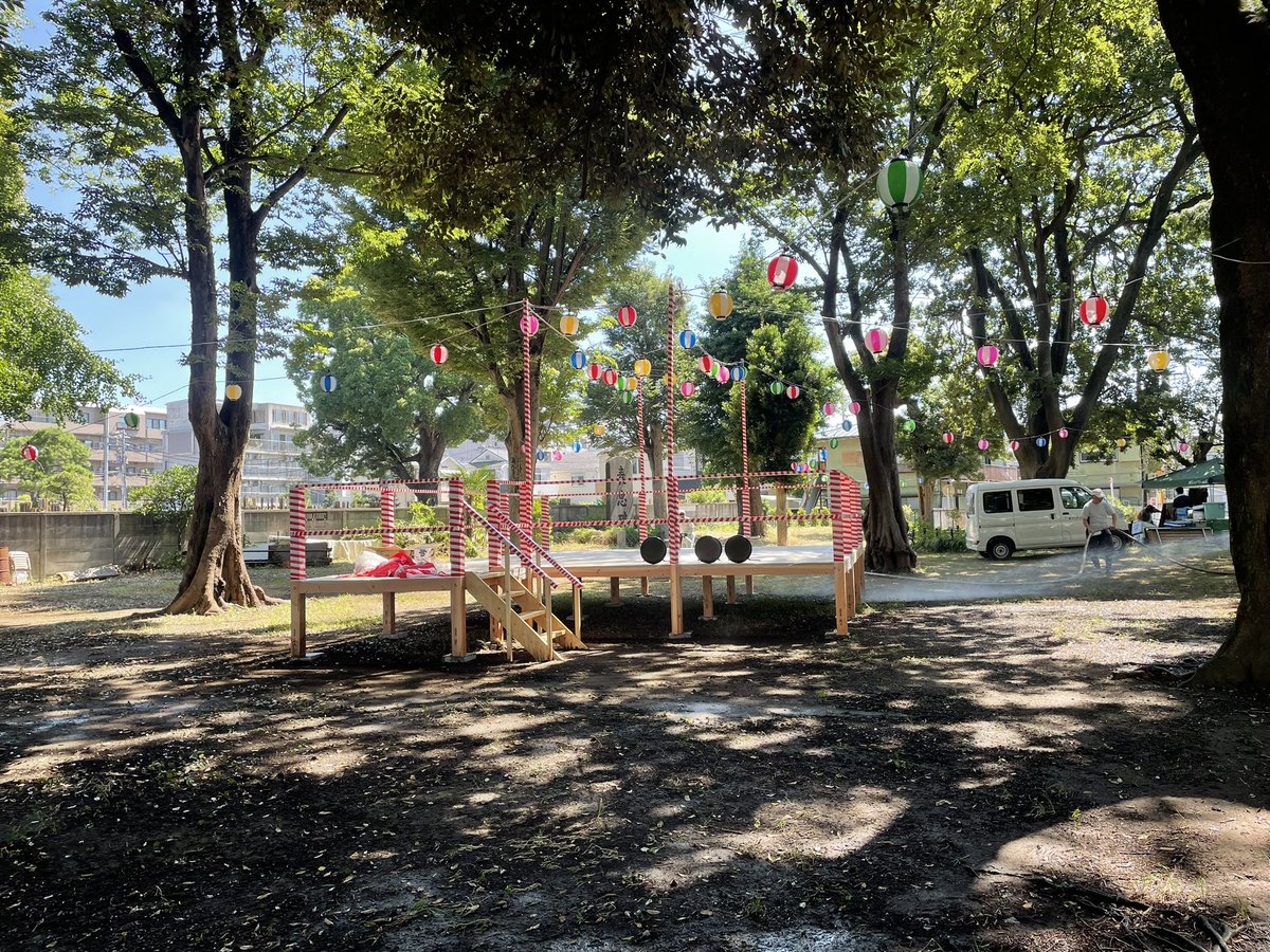 toshisyaku's tweet photo. 春日町町会主催、春日神社の盆踊り大会。順調に準備が進んでいます。
暑い！！ https://t.co/5Nn77fCIMS
