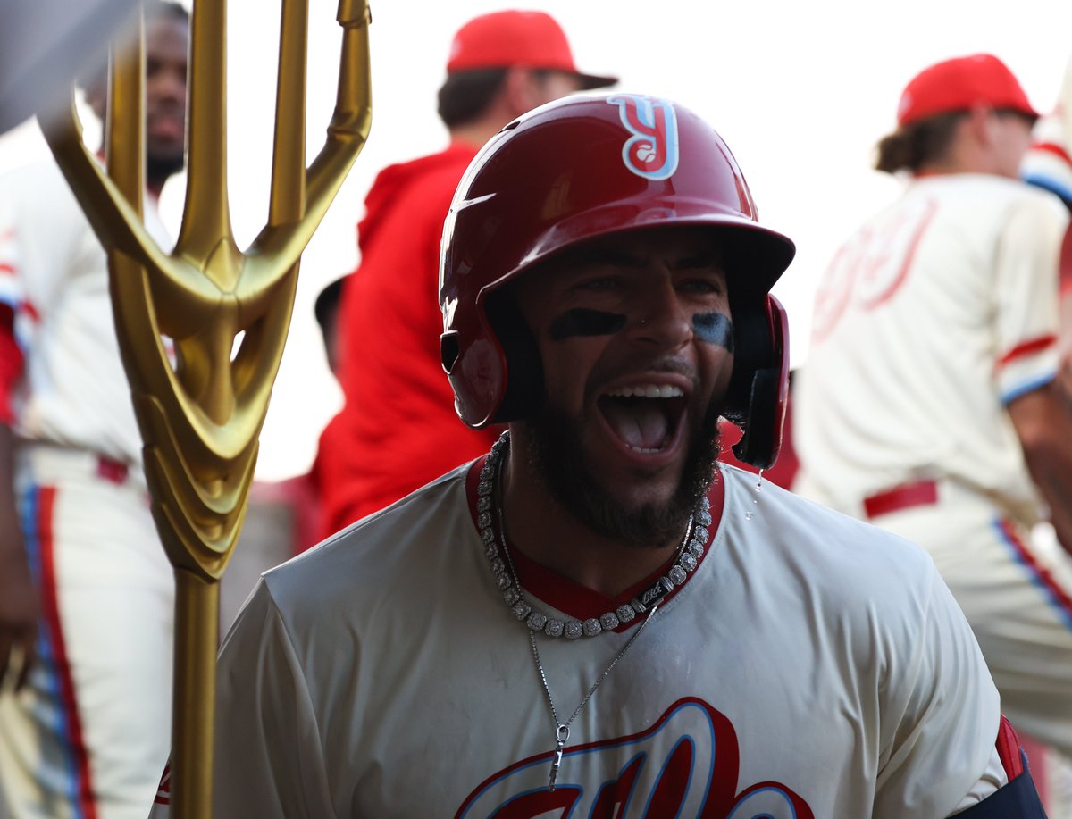 INSANE night at the plate for Zade Richardson‼️

6 for 6 // 1 HR // 2 Doubles // 3 Singles
